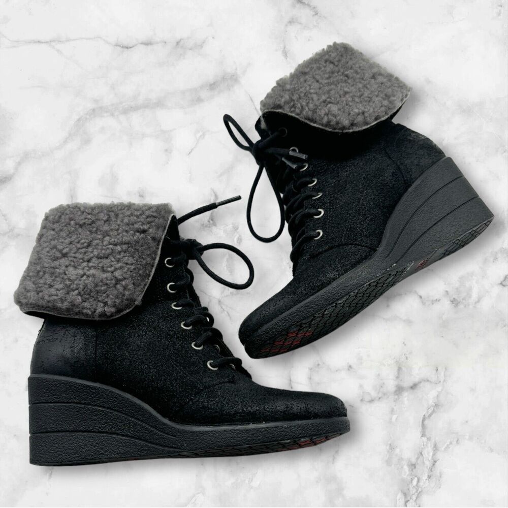 UGG Zea Shearling Lined Wedge Heel Black Winter Fold Over Ankle Boots Size 6
